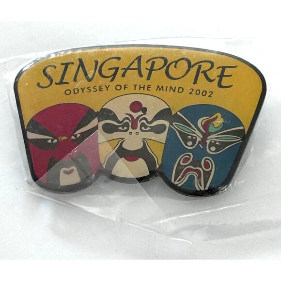 Singapore Masks Odyssey Of The Mind 2002 Collectible OM OotM Pin Pinback - Picture 1 of 3